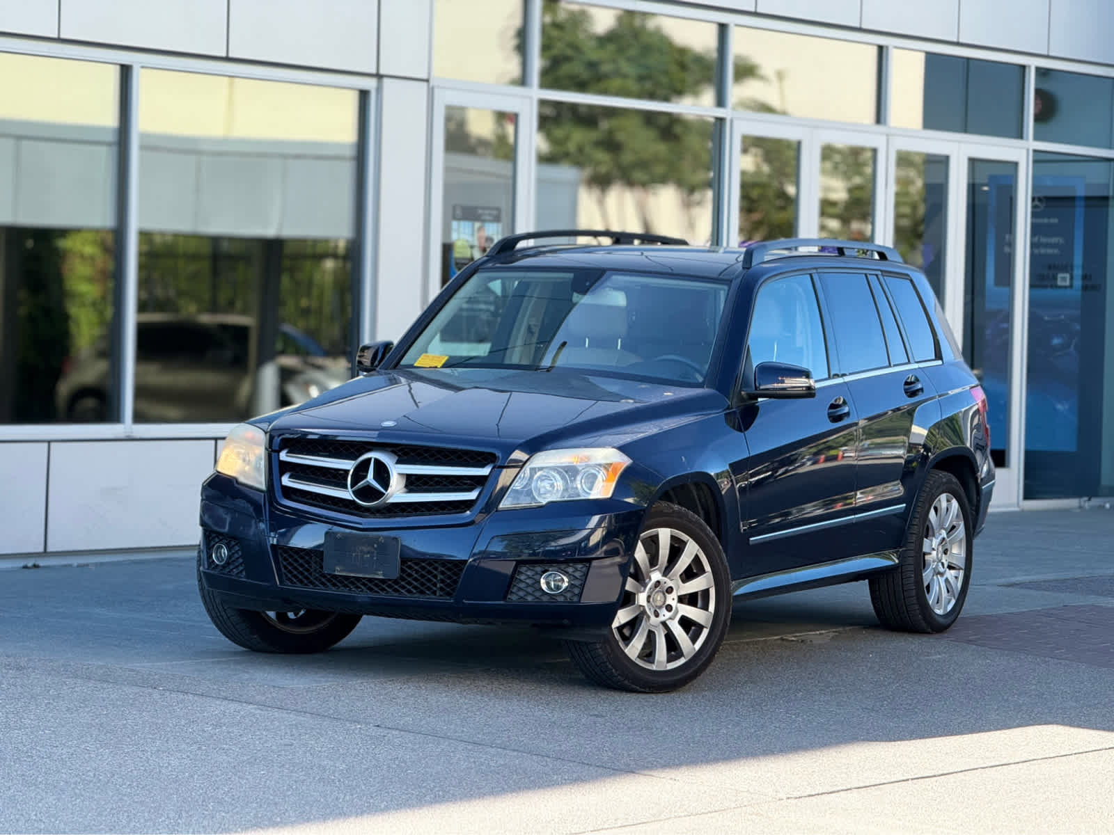 Used 2012 Mercedes-Benz GLK 350 4MATIC image 2