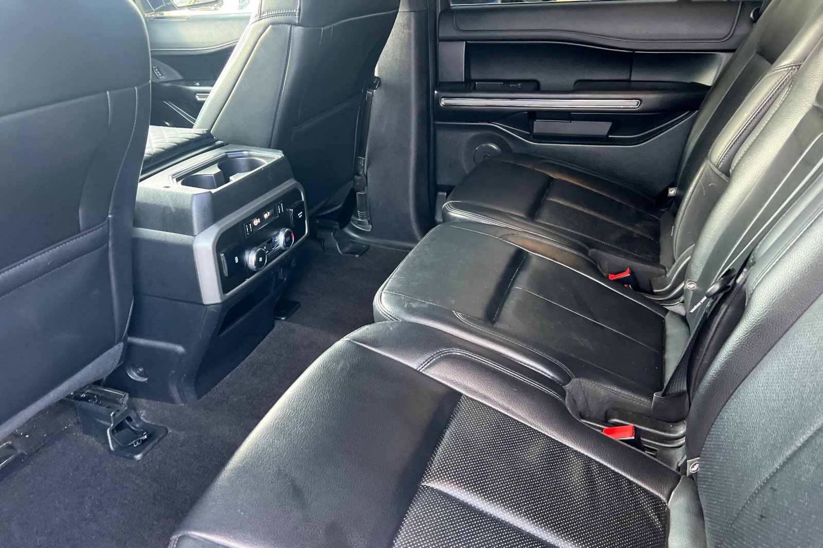 Used 2020 Ford Expedition XLT w/ Equipment Group 202A image 12