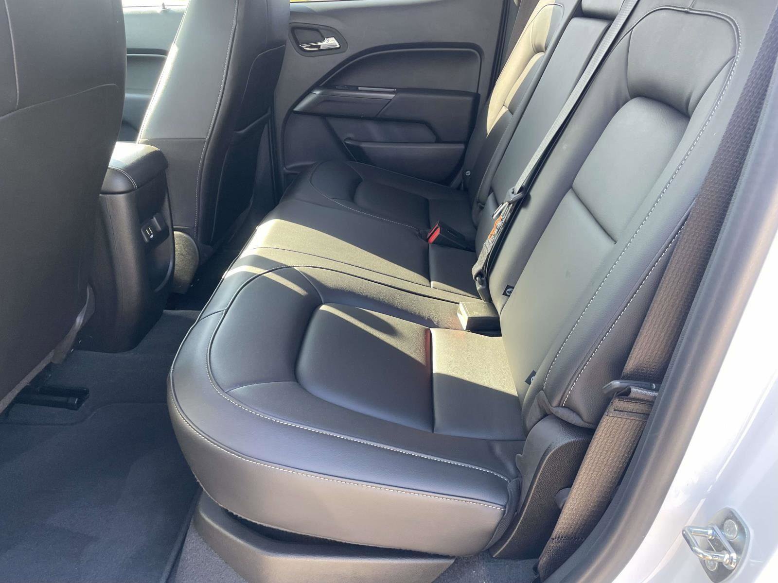 Used 2022 Chevrolet Colorado LT w/ Luxury Package image 11