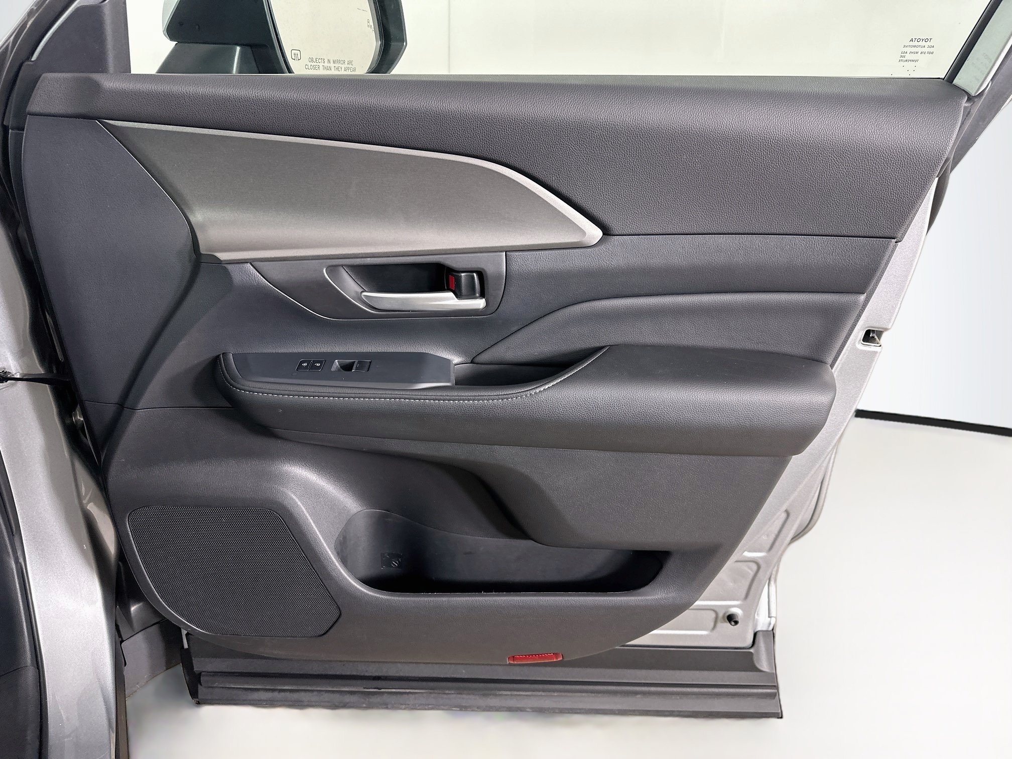 Used 2025 Toyota Grand Highlander AWD image 34