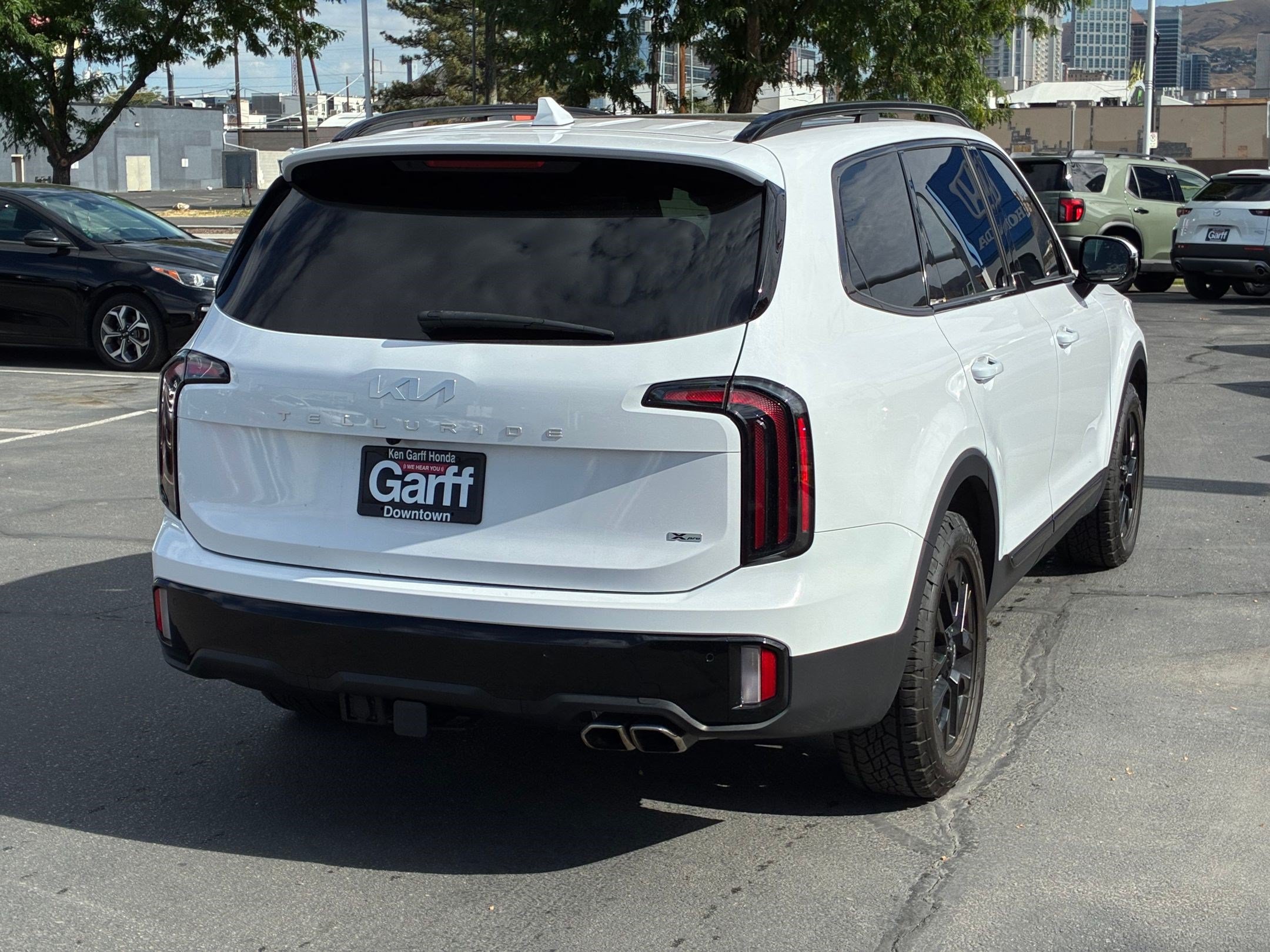 Used 2024 Kia Telluride SX Prestige X-Pro AWD/4WD image 3