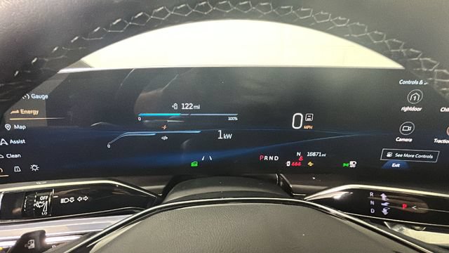 Used 2024 Cadillac Lyriq Tech AWD/4WD image 17