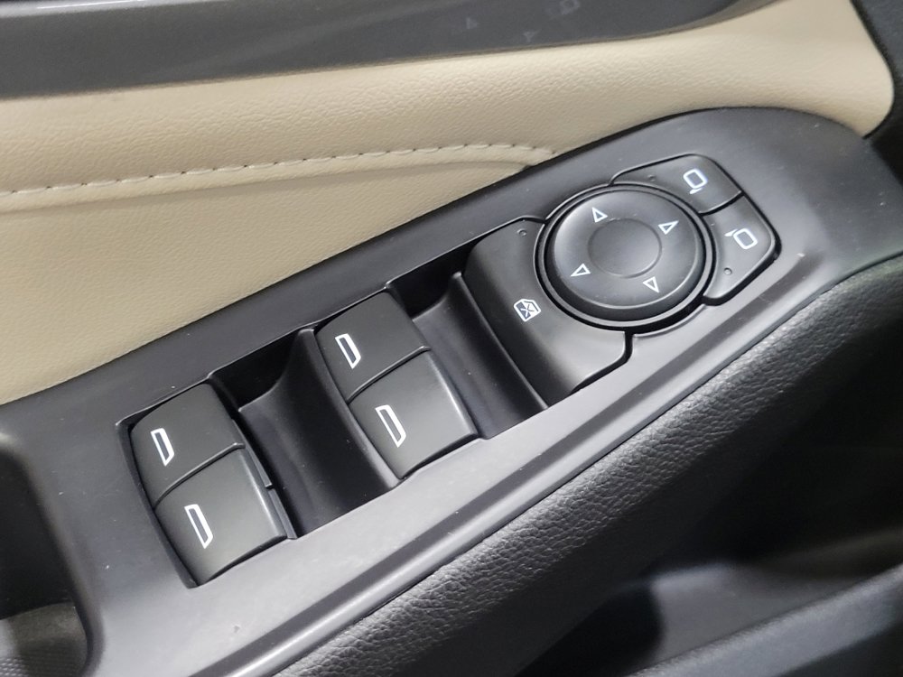 Used 2022 Chevrolet Traverse LS image 27