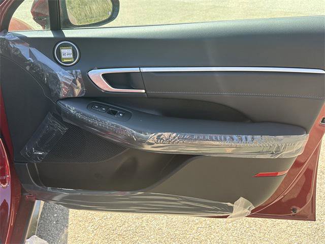 New 2025 Hyundai Sonata Limited image 14