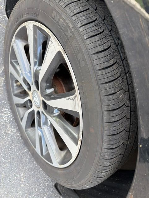 Used 2018 Hyundai Elantra GT FWD image 8