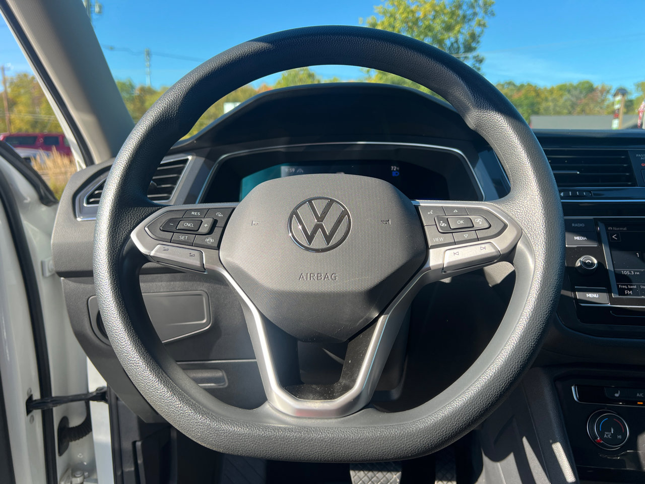 Used 2022 Volkswagen Tiguan S image 18