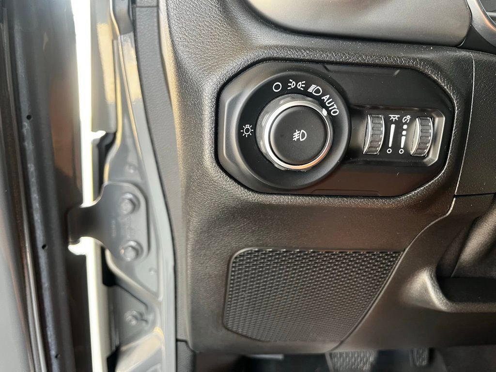 Used 2020 Jeep Wrangler Unlimited Sahara image 53