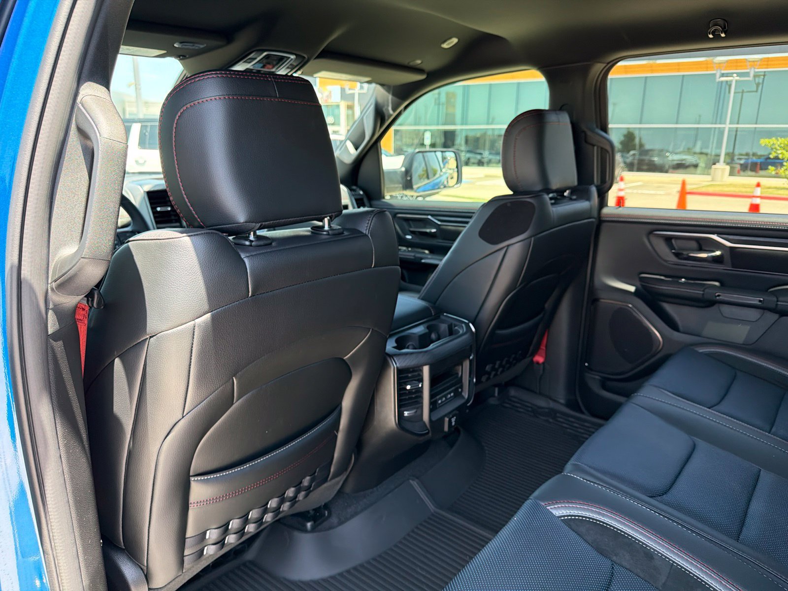 New 2026 RAM 1500 Laramie AWD/4WD image 17
