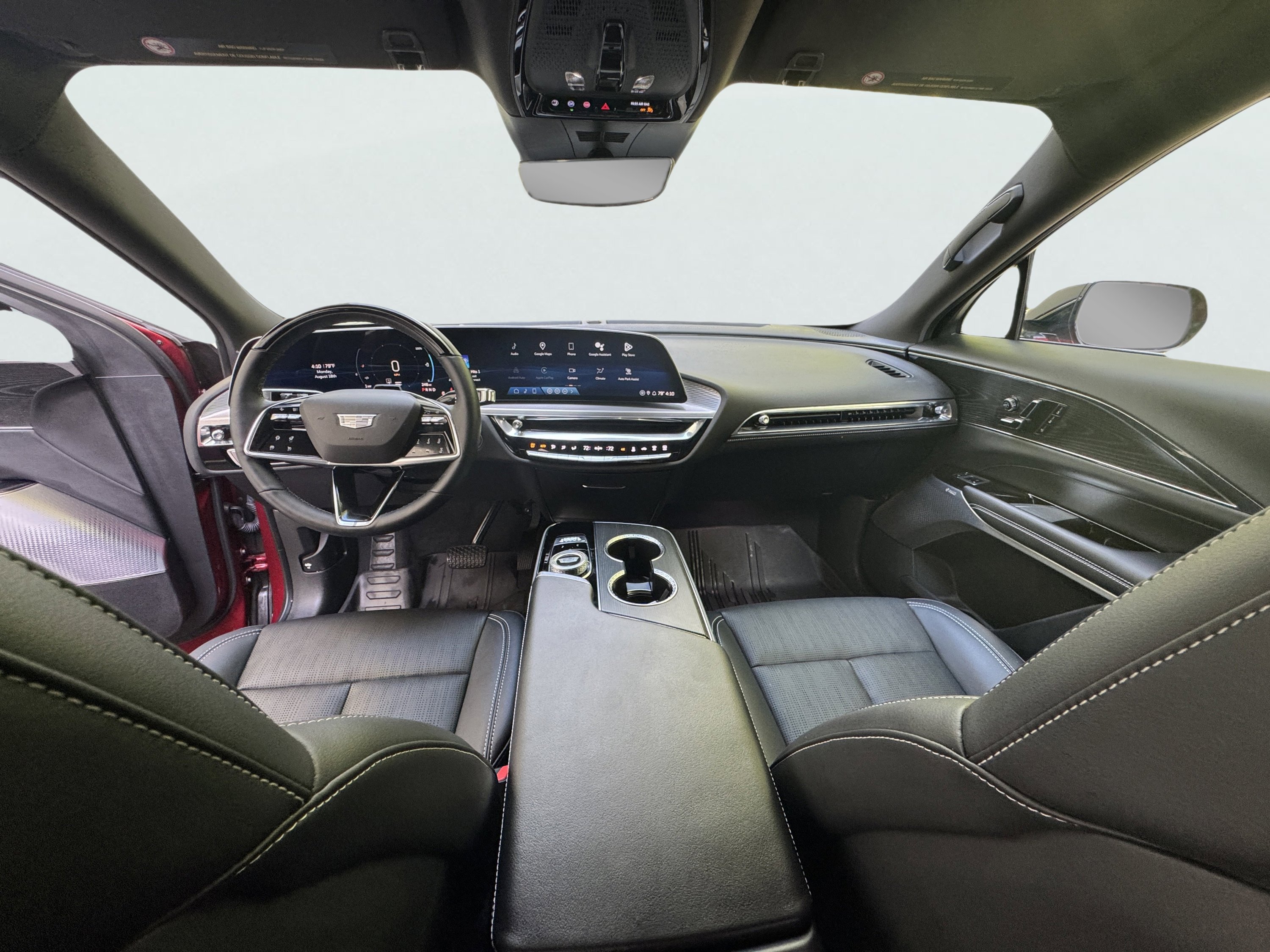 Used 2024 Cadillac Lyriq Luxury w/ LPO, Floor Liner Package image 26