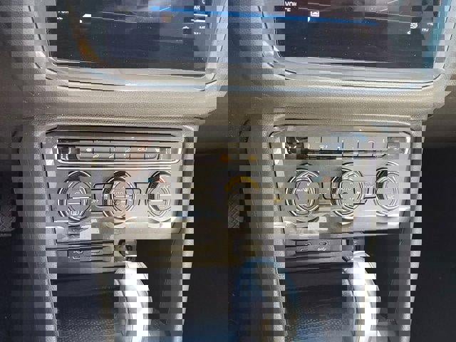 Used 2021 Volkswagen Tiguan SE image 24