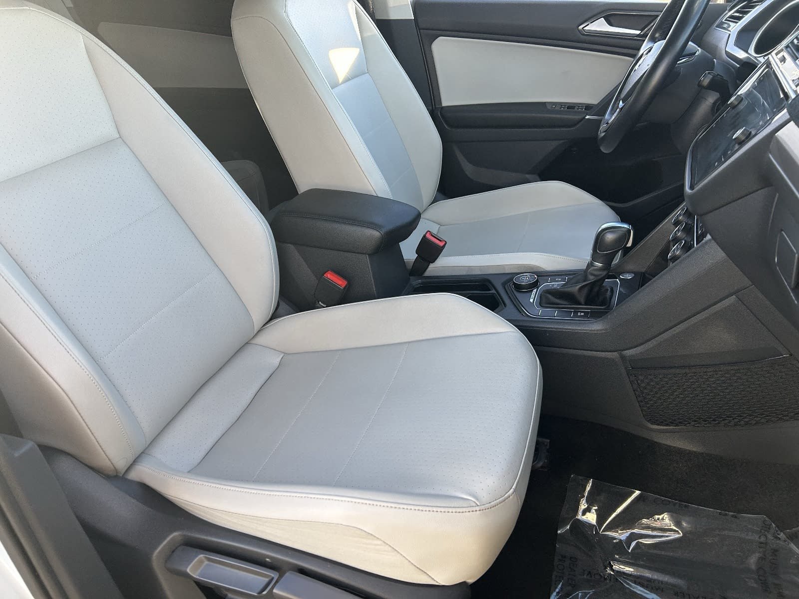 Used 2018 Volkswagen Tiguan SE AWD/4WD image 13