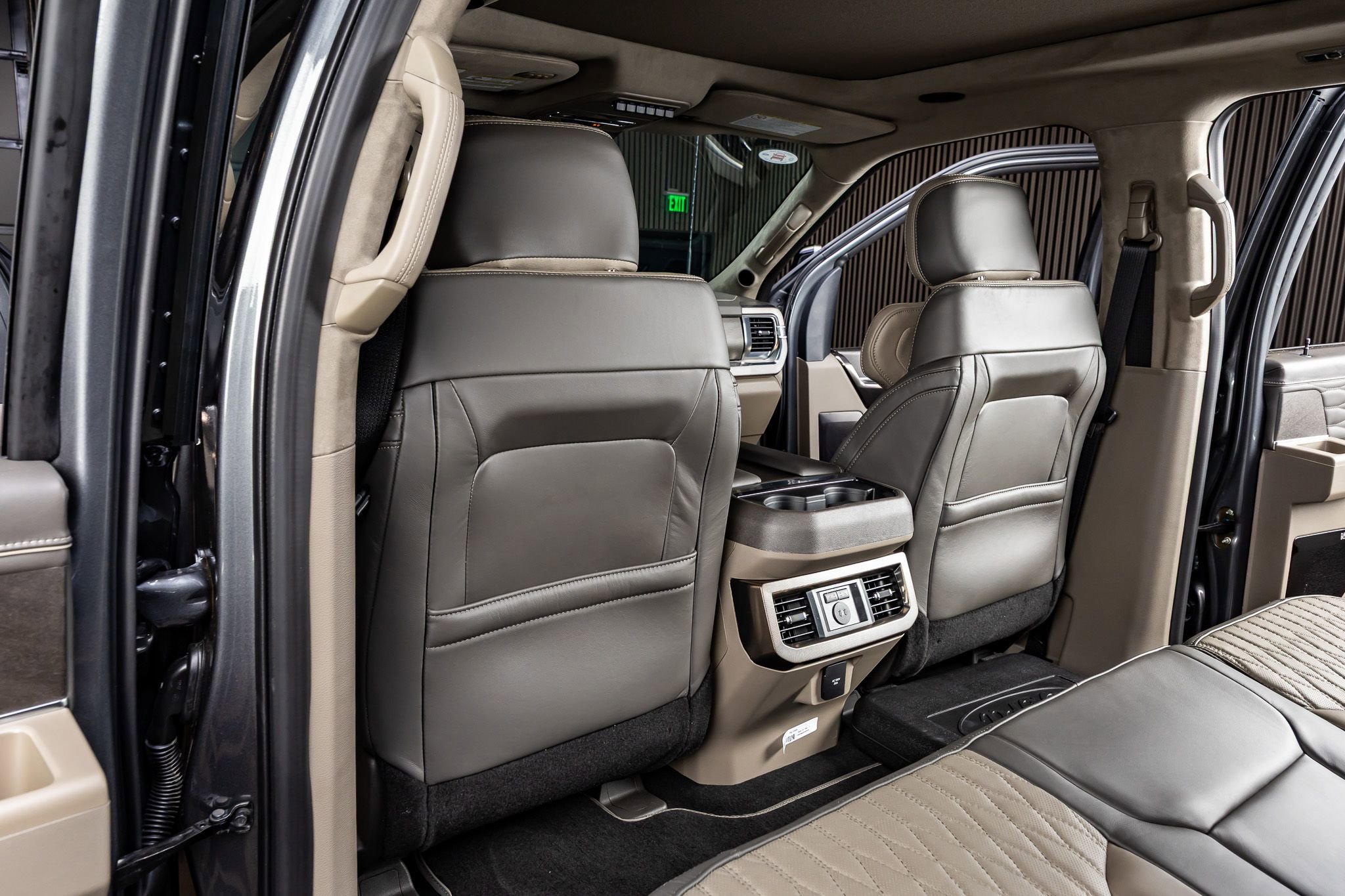 Used 2026 Ford F450 Platinum w/ Platinum Plus Package image 33