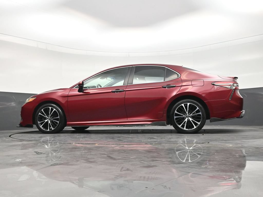 Used 2018 Toyota Camry SE FWD image 21