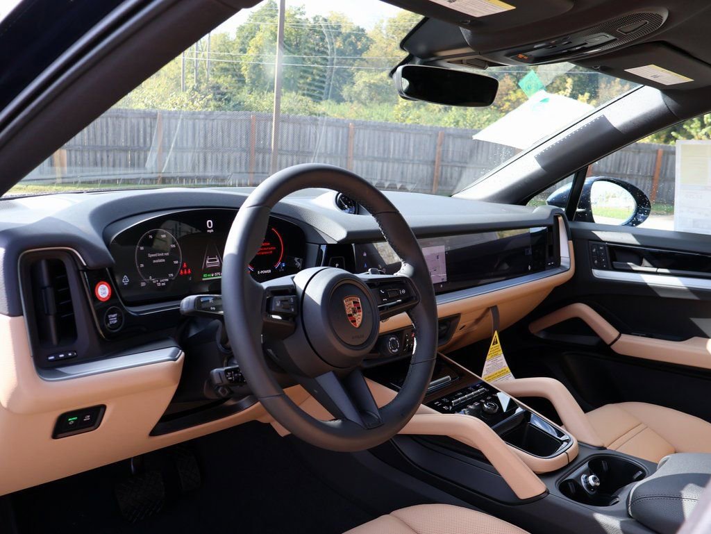 New 2026 Porsche Cayenne E-Hybrid Coupe AWD/4WD image 4