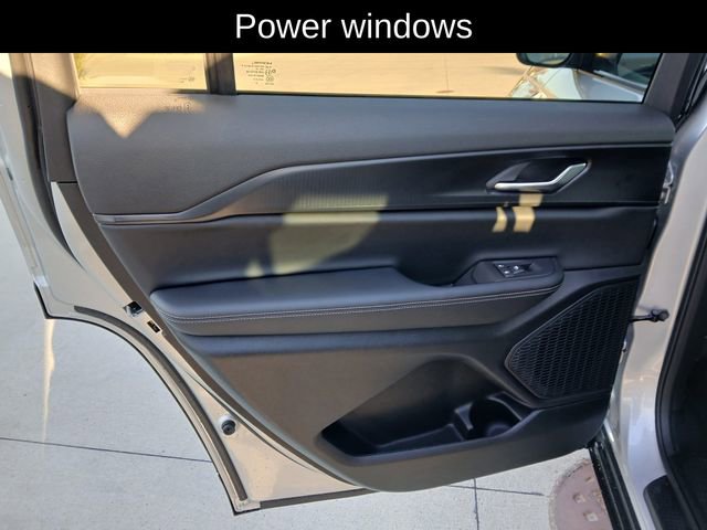 New 2025 Jeep Grand Cherokee L Laredo image 15