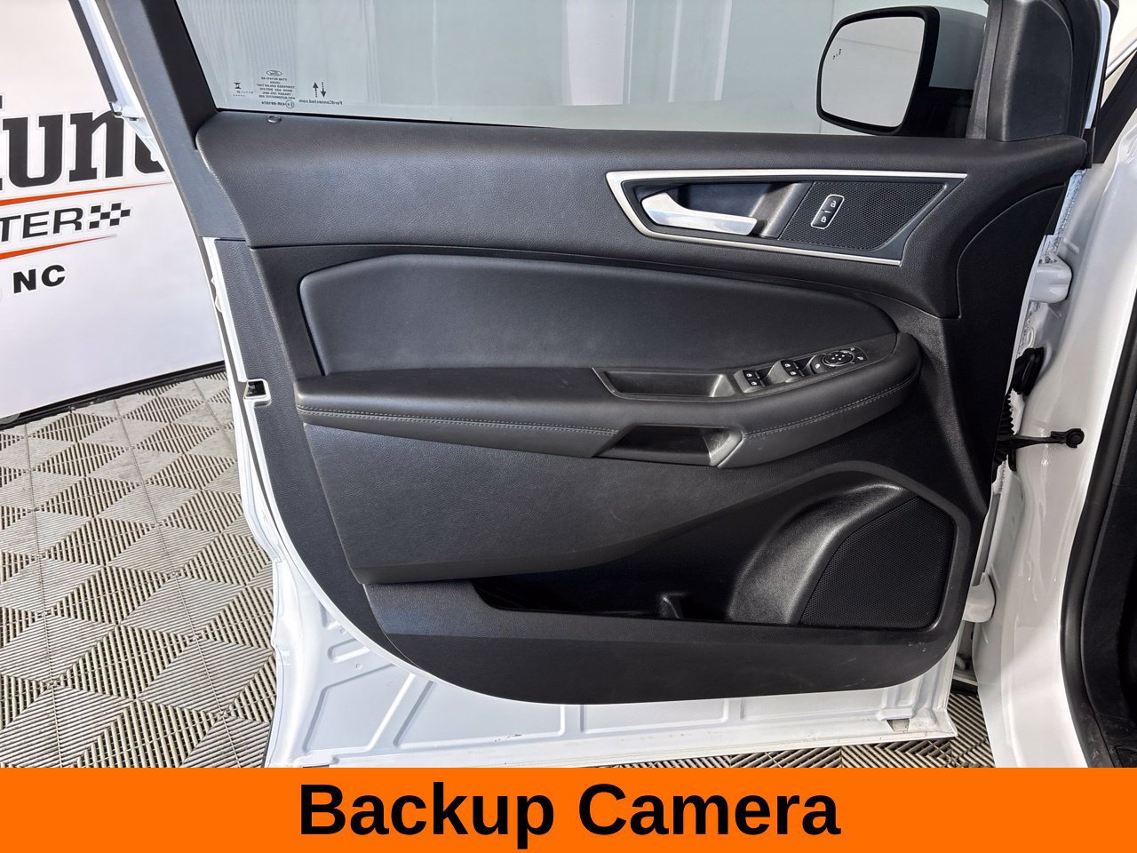 Used 2024 Ford Edge SEL AWD/4WD image 10