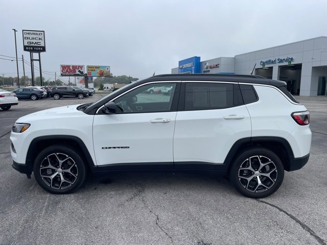 Used 2024 Jeep Compass Limited image 9