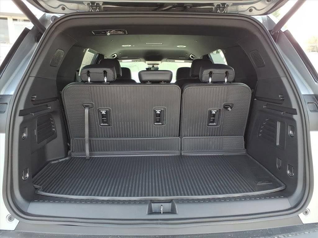 New 2026 Chevrolet Traverse LT w/ Driver Confidence Package FWD image 5