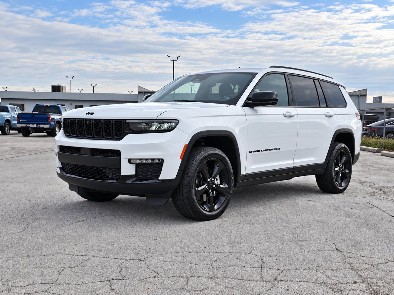 Used 2024 Jeep Grand Cherokee L Limited w/ Luxury Tech Group II AWD/4WD image 3