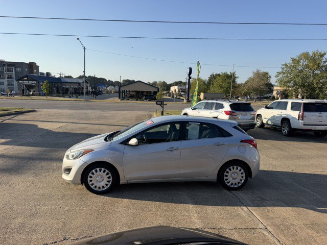 Used 2017 Hyundai Elantra GT FWD image 5