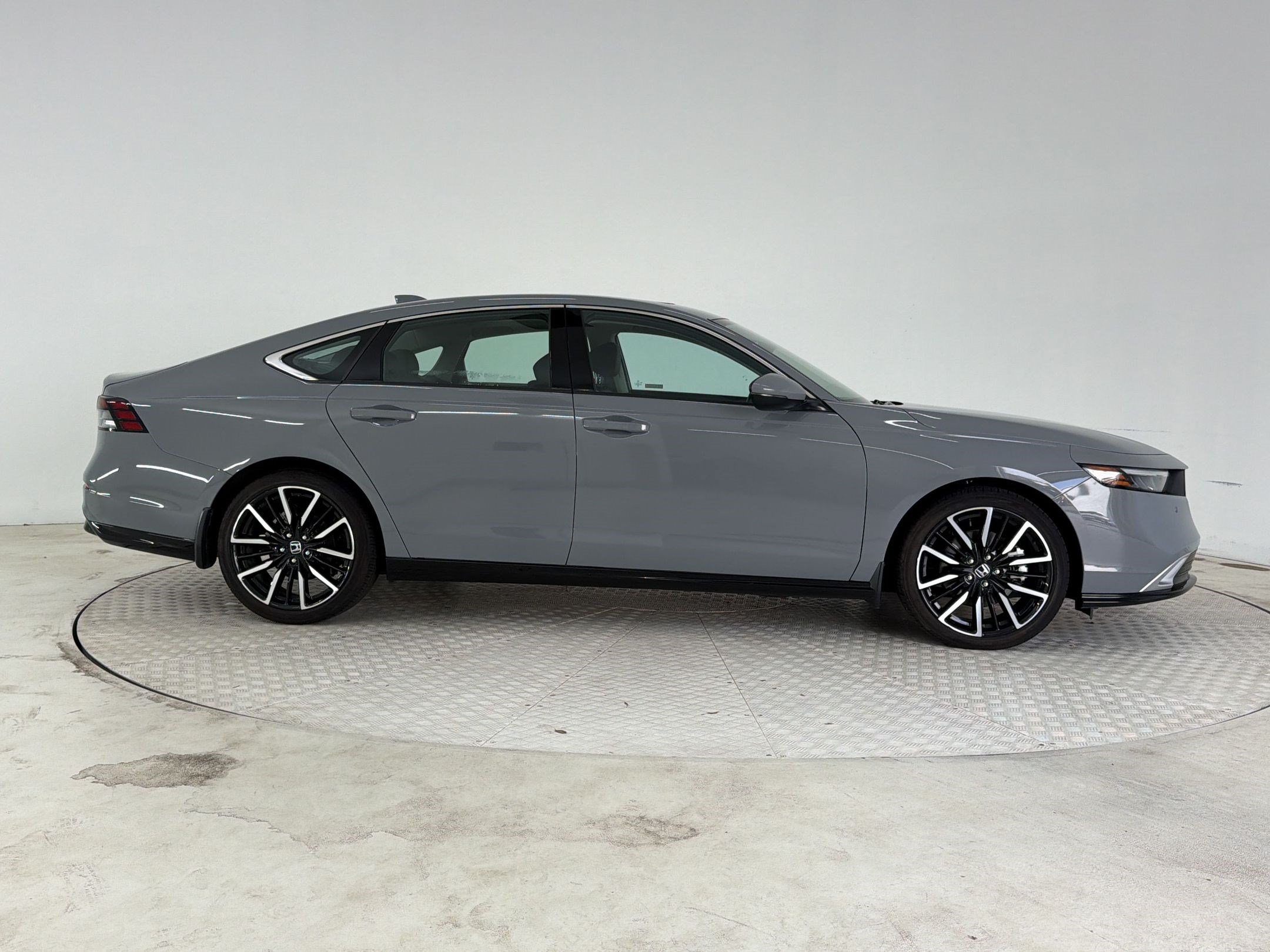 Used 2025 Honda Accord Touring image 8