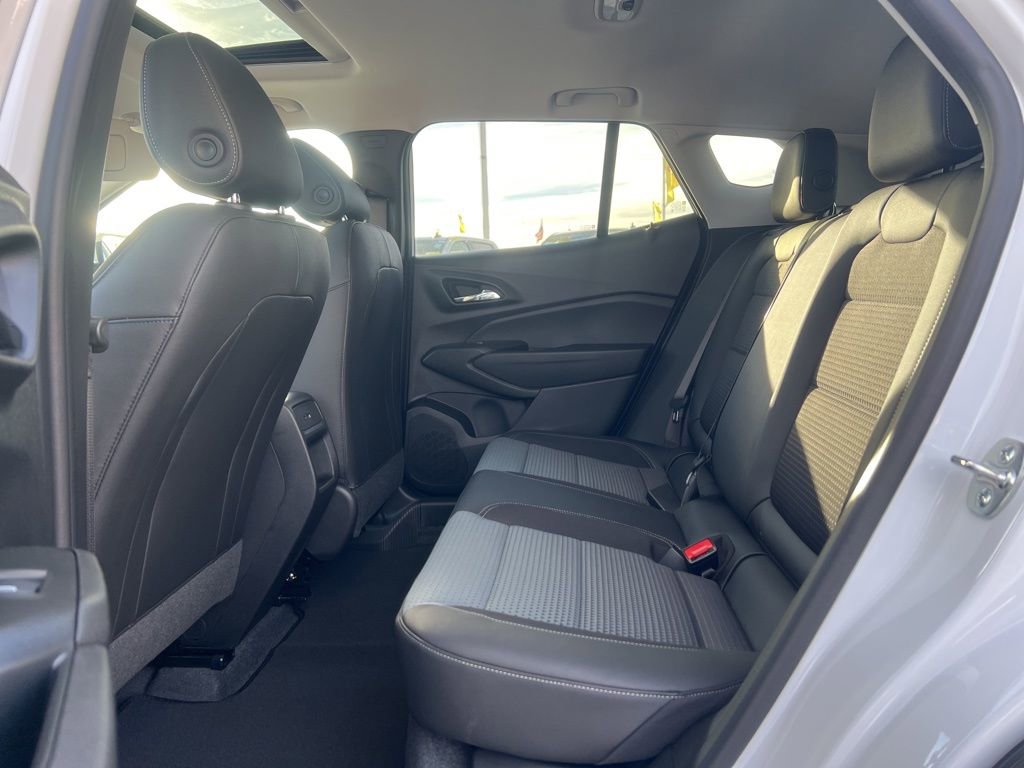 New 2026 Chevrolet Trax LT w/ Sunroof Package image 23