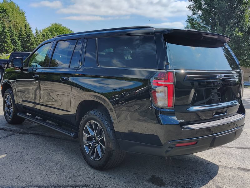 Used 2024 Chevrolet Suburban Z71 w/ Luxury Package AWD/4WD image 12