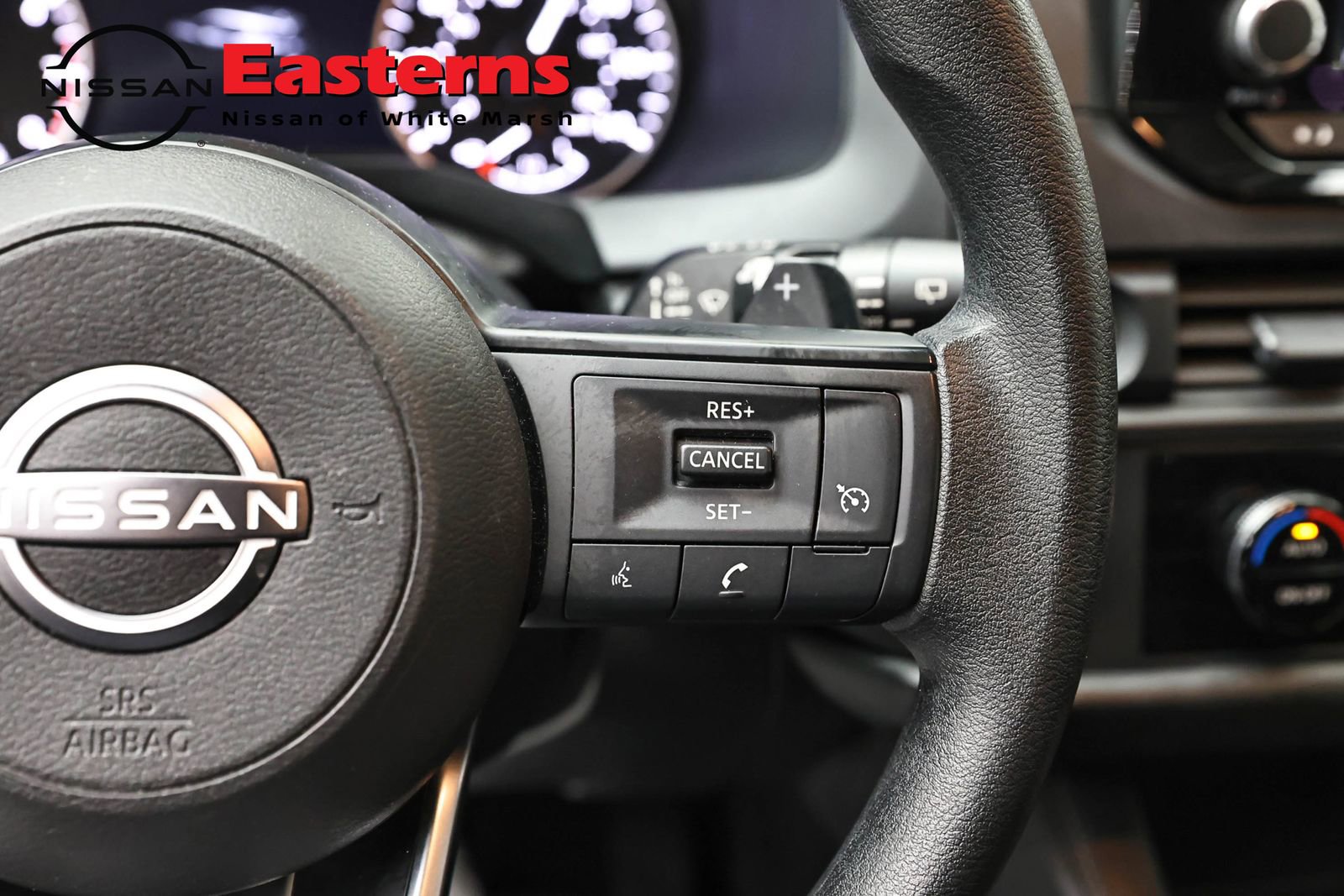 Used 2024 Nissan Pathfinder S AWD/4WD image 16