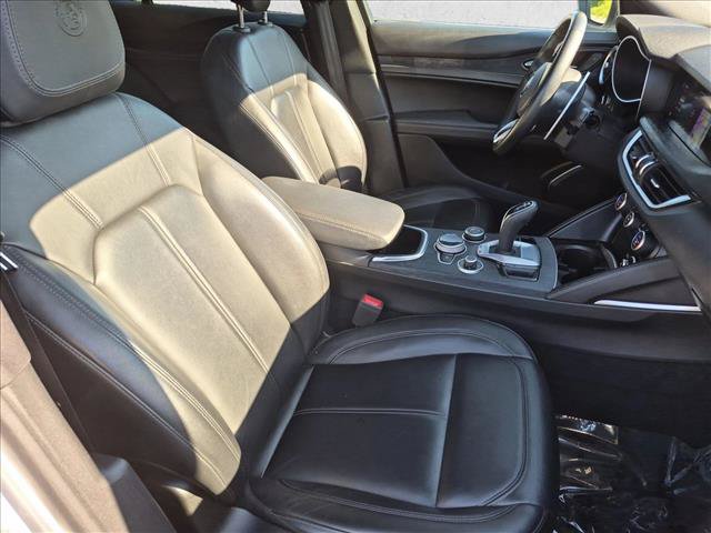 Used 2023 Alfa Romeo Stelvio Sprint AWD/4WD image 21