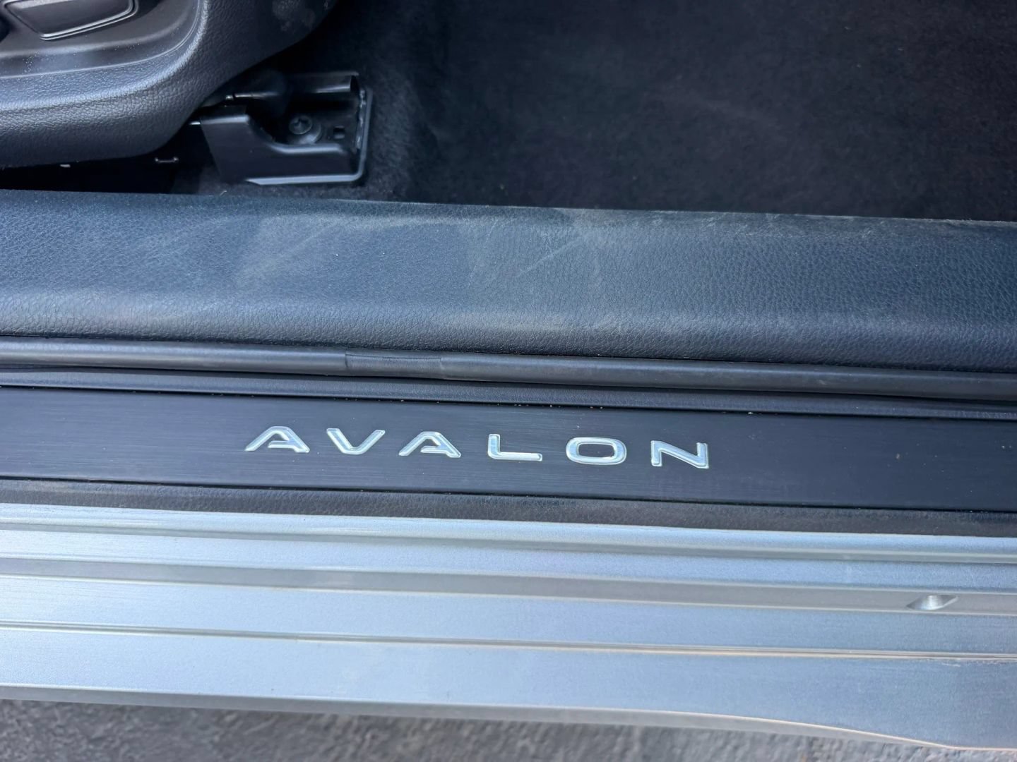 Used 2021 Toyota Avalon Limited w/ Advanced Safety Package FWD image 15