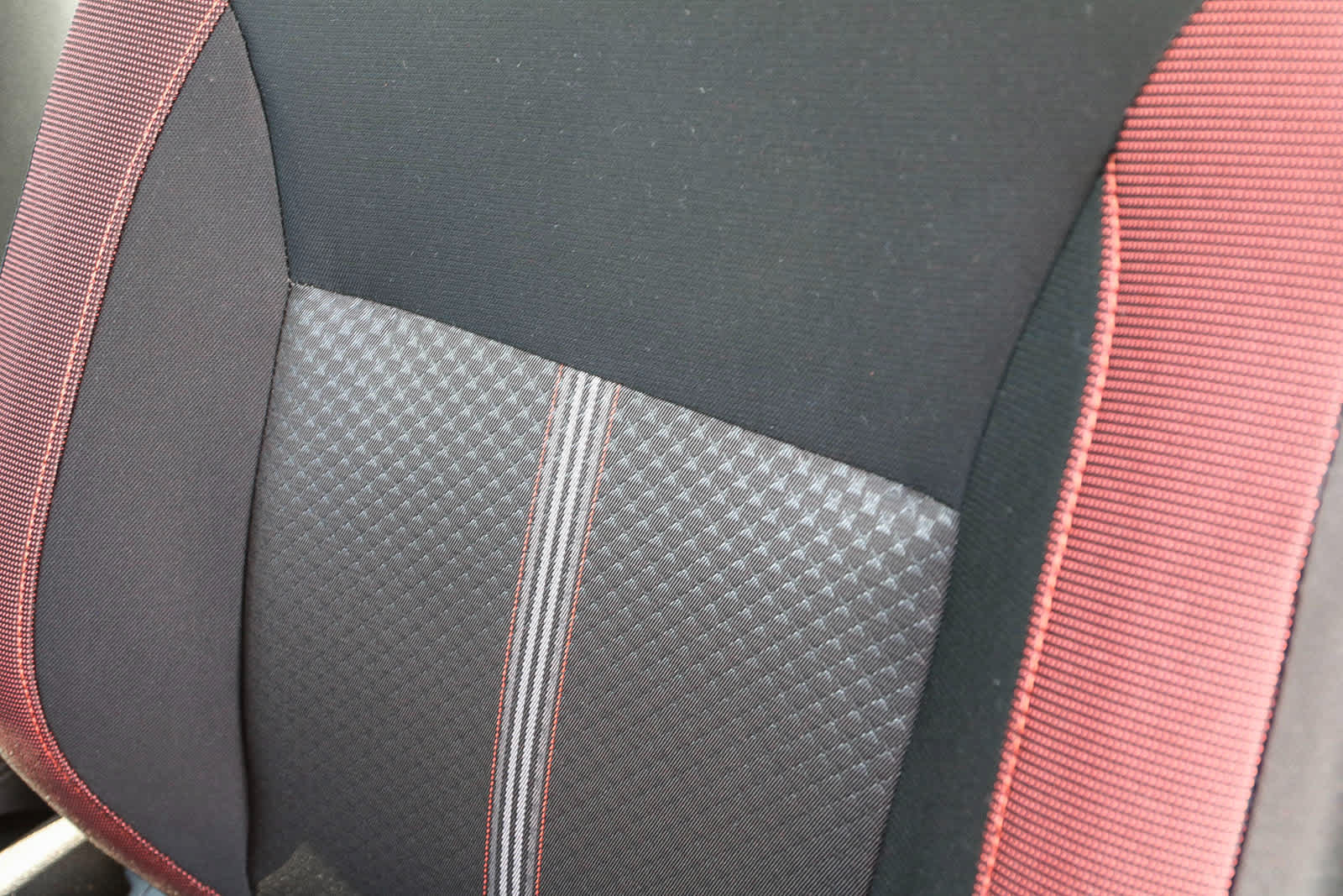 New 2025 Nissan Versa SR w/ Trunk Package FWD image 26