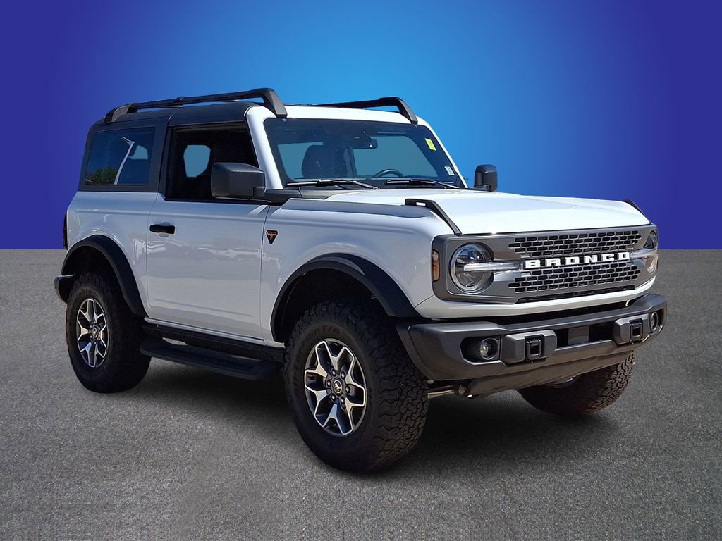 Used 2025 Ford Bronco Badlands image 3