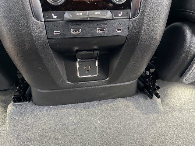 New 2026 GMC Yukon XL Elevation image 21