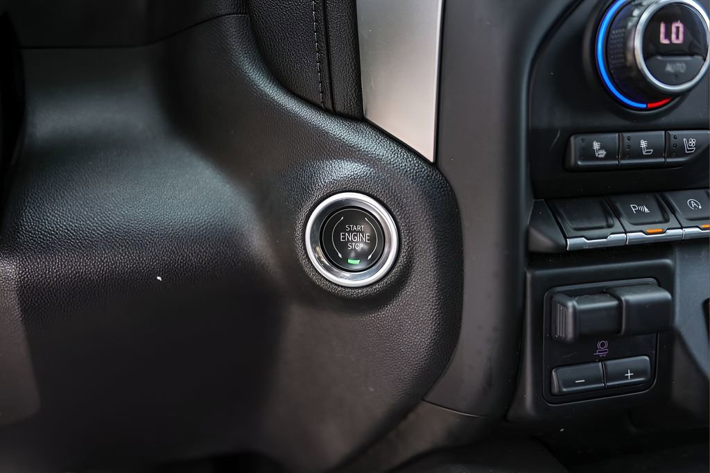 Used 2020 Chevrolet Silverado 1500 LTZ w/ LTZ Texas Edition RWD image 19