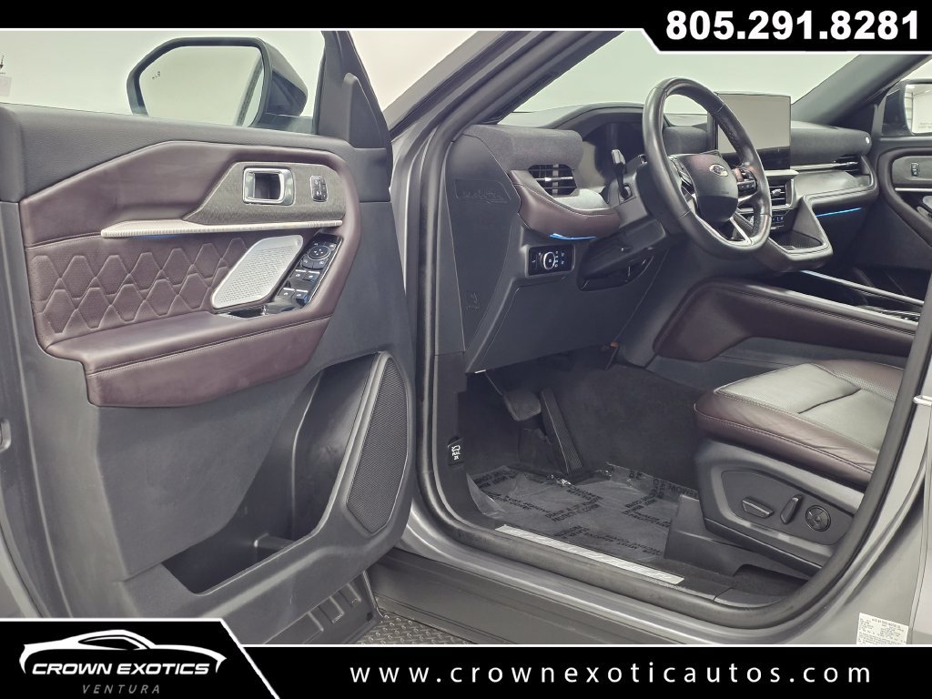 Used 2025 Ford Explorer Platinum w/ LUX Leather Package AWD/4WD image 29