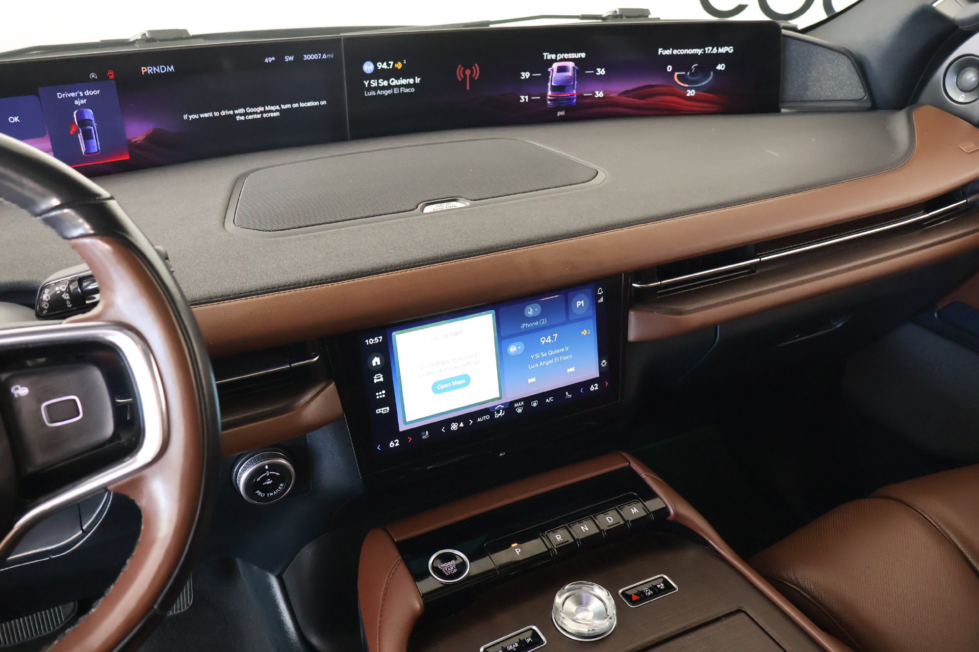 Certified 2025 Lincoln Navigator Reserve AWD/4WD image 5