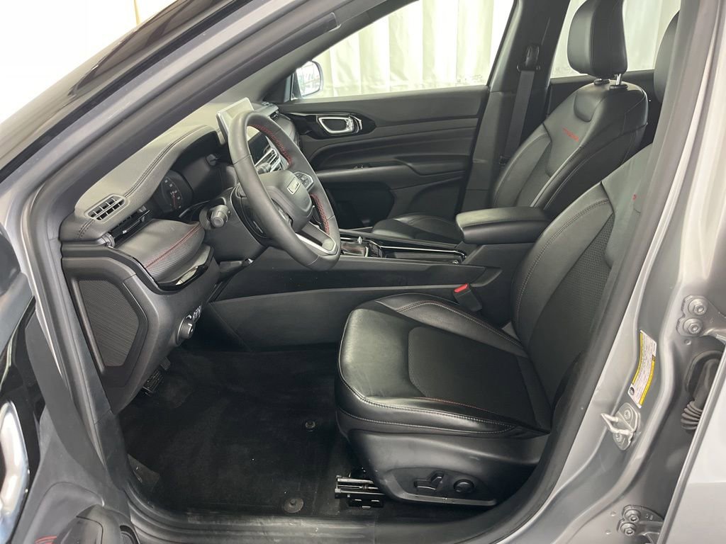 Used 2023 Jeep Compass Trailhawk w/ Trailhawk Convenience Group image 3