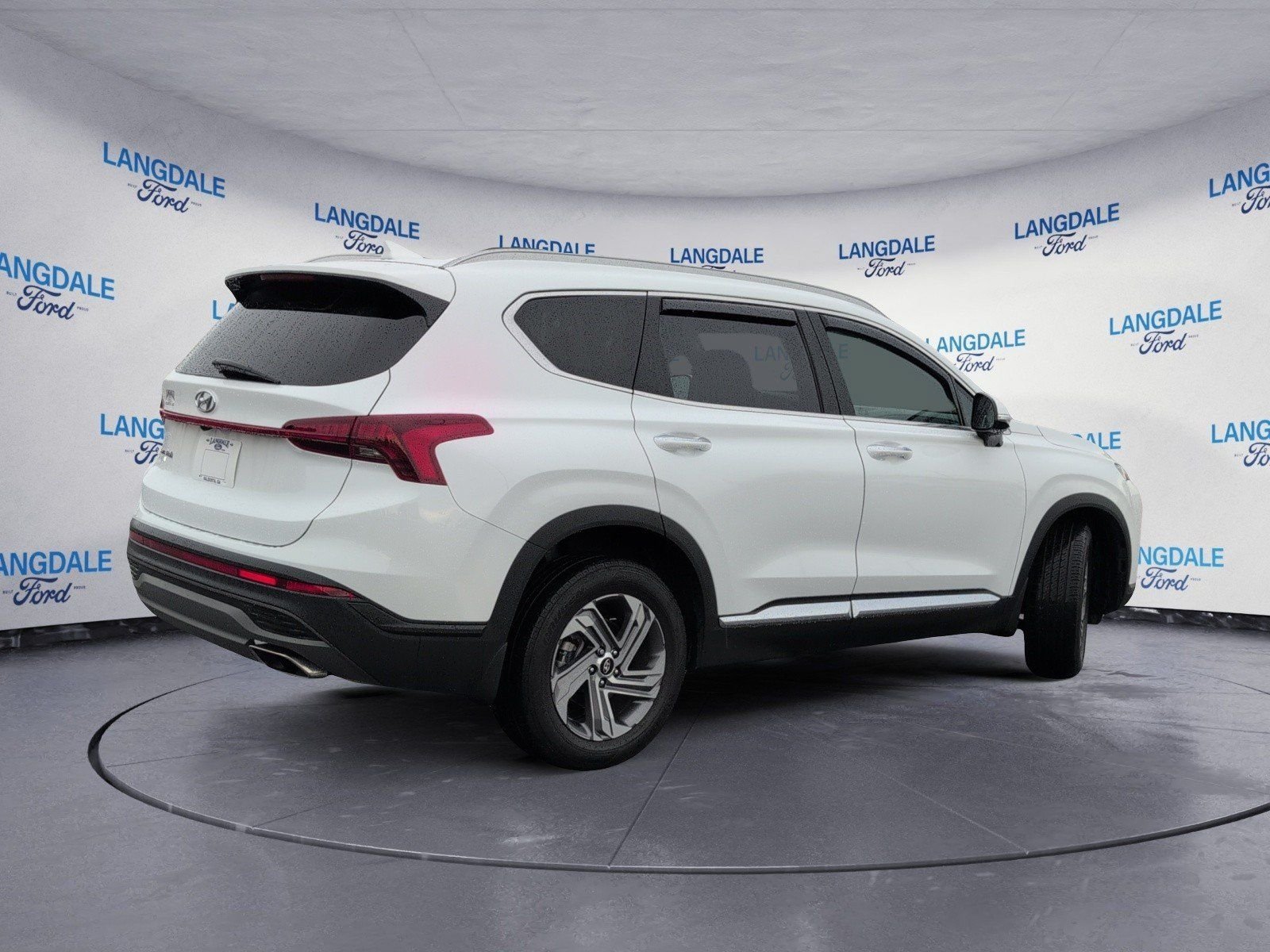 Used 2023 Hyundai Santa Fe SEL FWD image 4