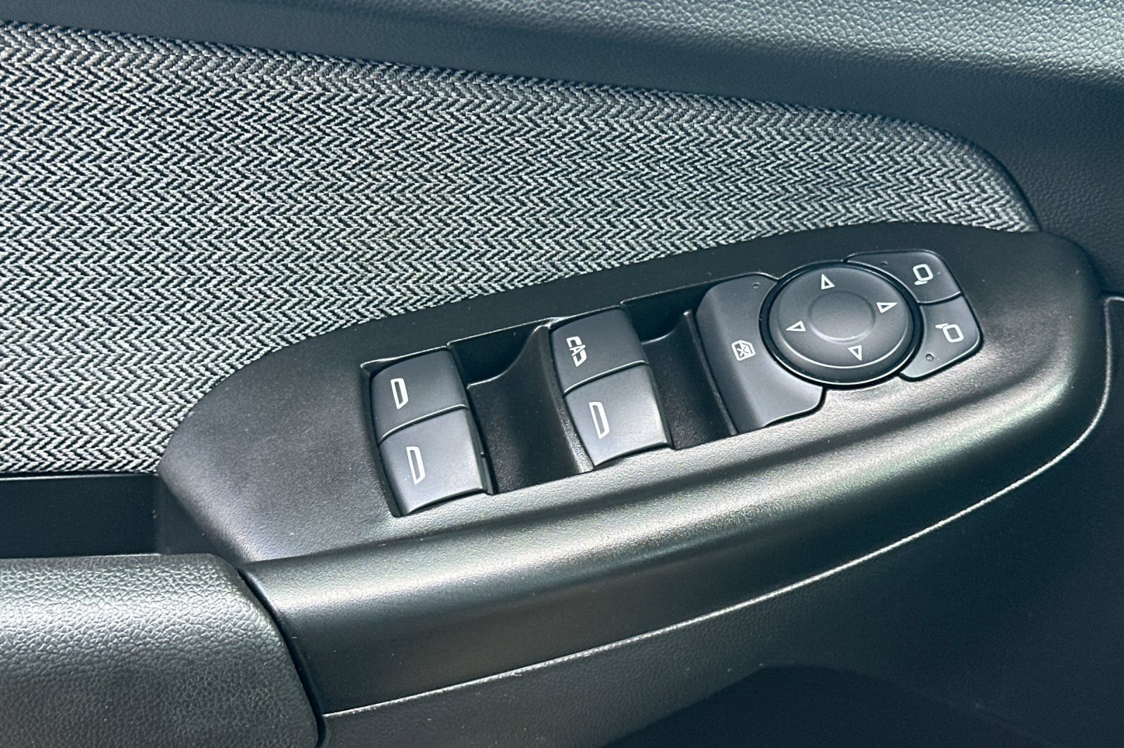 Used 2023 Chevrolet TrailBlazer LT w/ Convenience Package FWD image 12