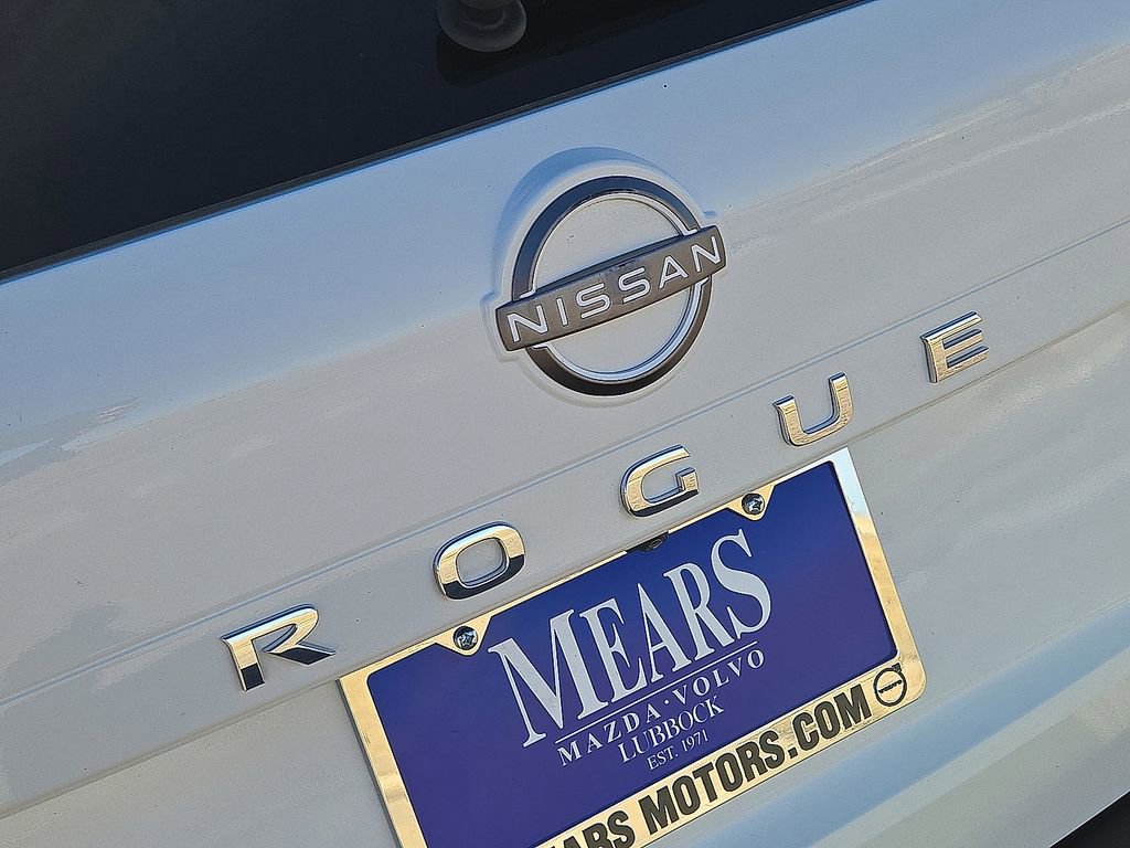 Used 2023 Nissan Rogue S image 10