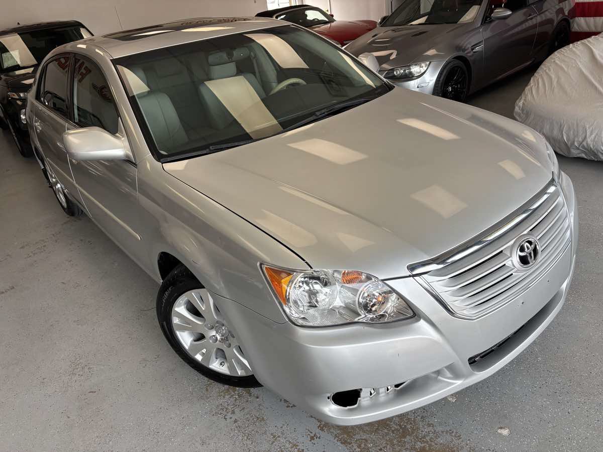 Used 2009 Toyota Avalon XLS FWD image 7