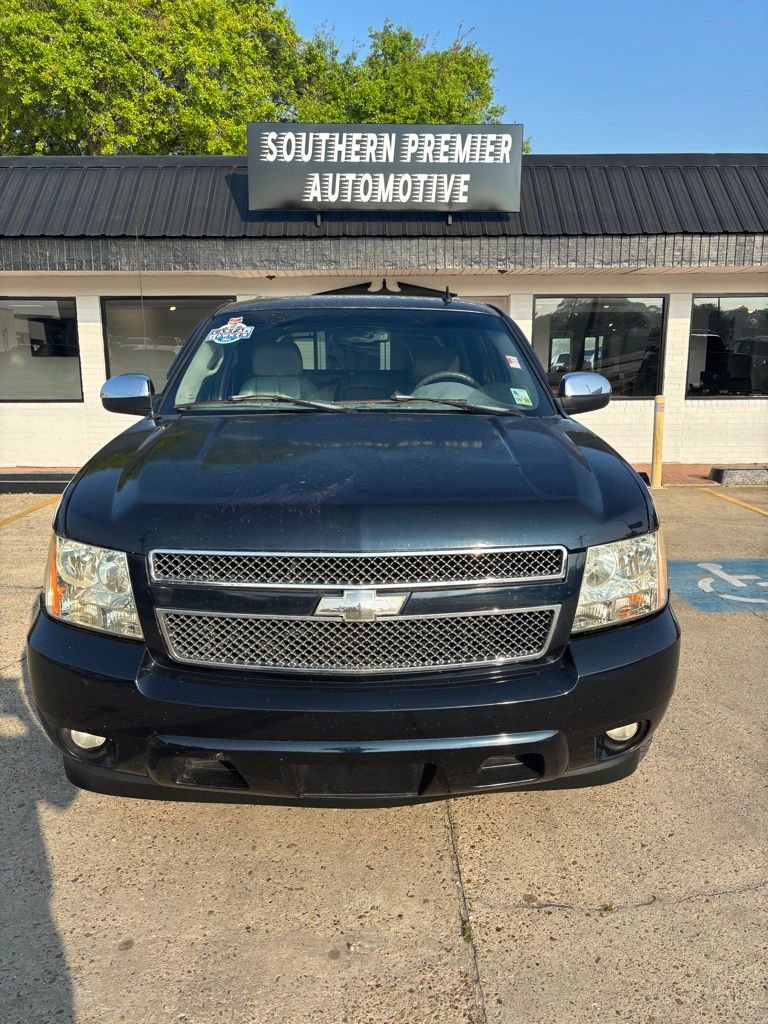 Used 2007 Chevrolet Avalanche LT w/ LT Preferred Equipment Group image 2