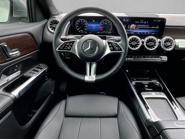 Used 2026 Mercedes-Benz GLB 250 image 7