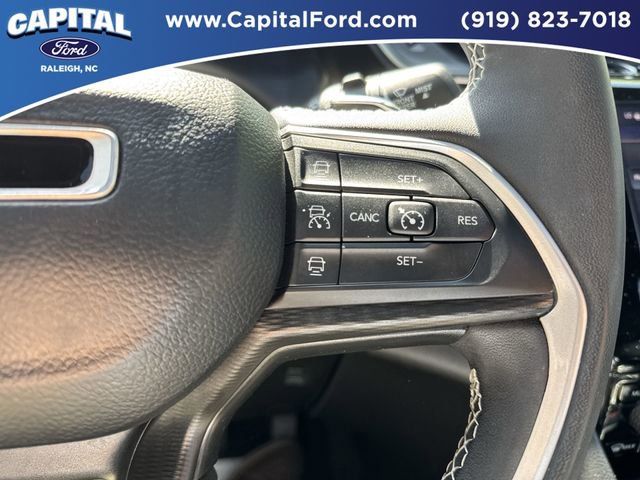 Used 2024 Jeep Grand Cherokee Altitude image 24