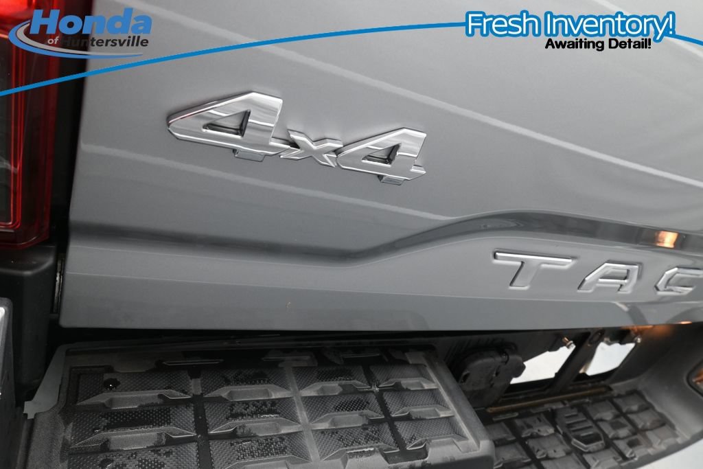 Used 2023 Toyota Tacoma SR5 w/ Technology Package AWD/4WD image 14