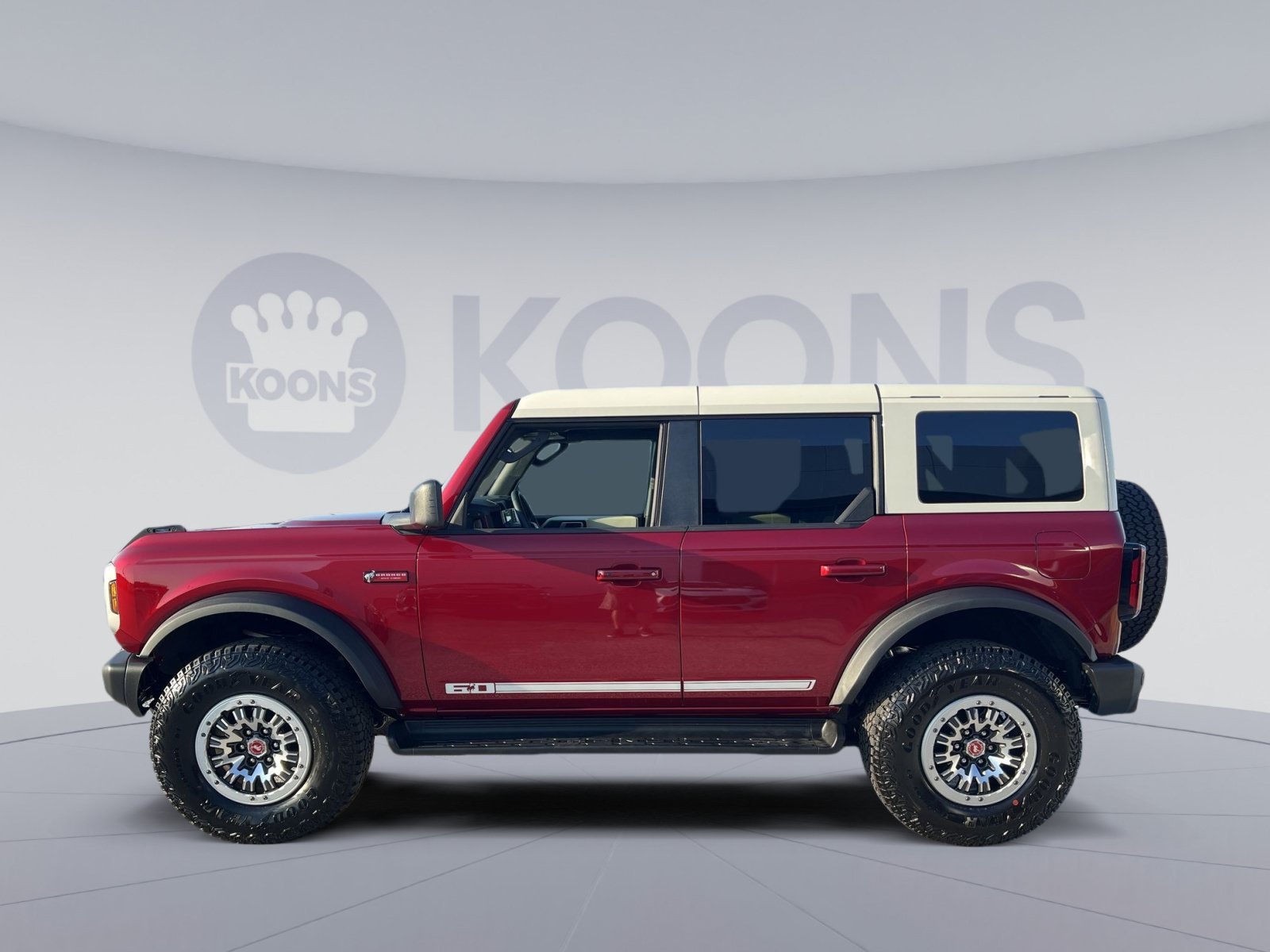 New 2026 Ford Bronco Outer Banks w/ Sasquatch Package AWD/4WD image 2