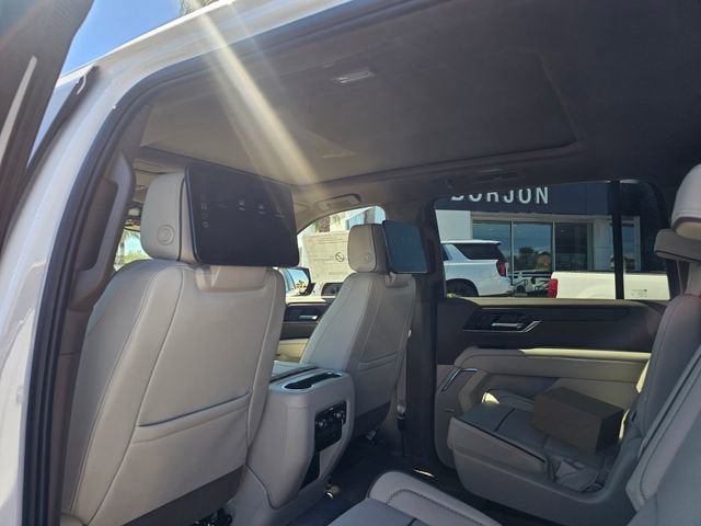 New 2026 GMC Yukon XL Denali w/ Denali Reserve Package AWD/4WD image 14