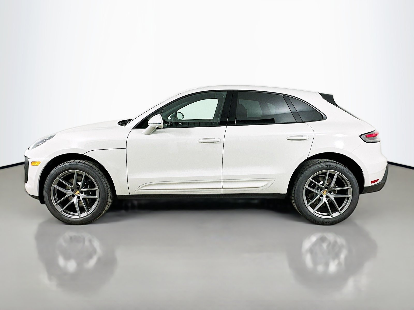 New 2026 Porsche Macan AWD/4WD image 8
