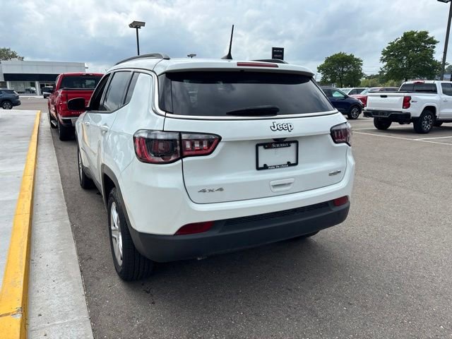 Used 2023 Jeep Compass Latitude w/ Convenience Group AWD/4WD image 9