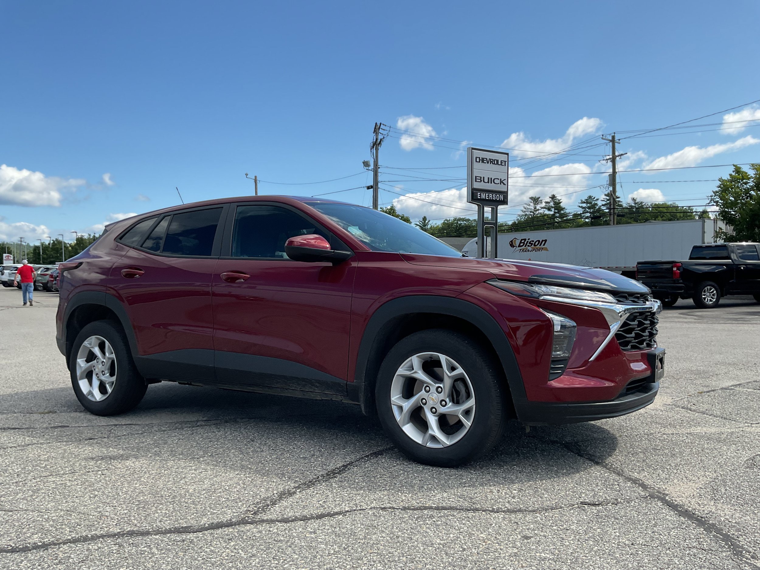 Certified 2024 Chevrolet Trax LS w/ LS Convenience Package FWD image 10